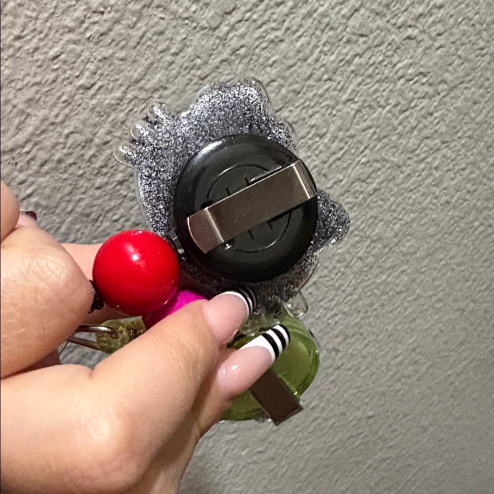Hello Kitty Red and Pink Badge Reels - Picture 4 of 4